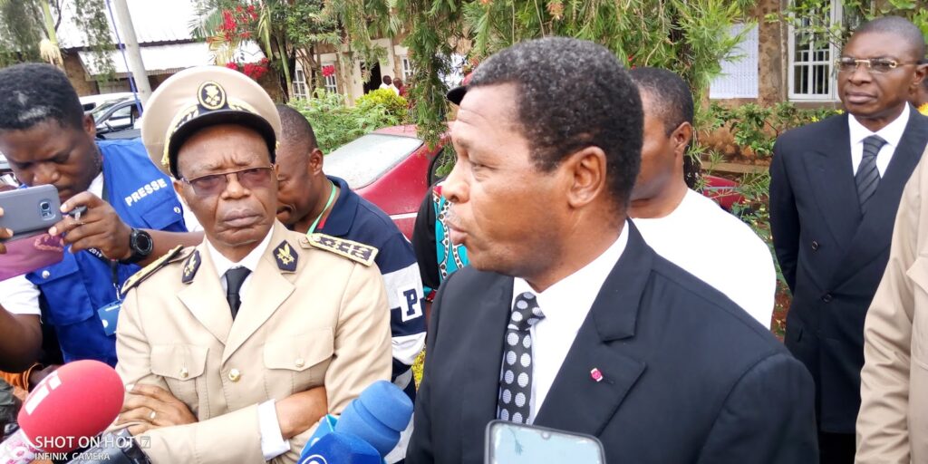 Voici les raisons du conflit entre le général Gambou et le ministre Atanga Nji Manœuvres : qui redoute la candidature de Kamto à la tête du MRC ?