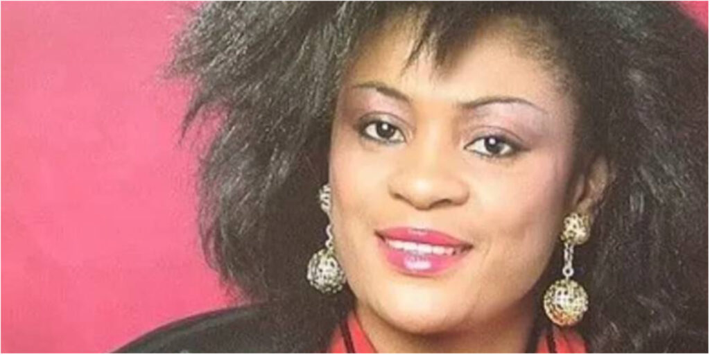 RDC : Tshala Muana, la Reine du Mutwashi, est décédée RDC : Tshala Muana, la Reine du Mutwashi, est décédée