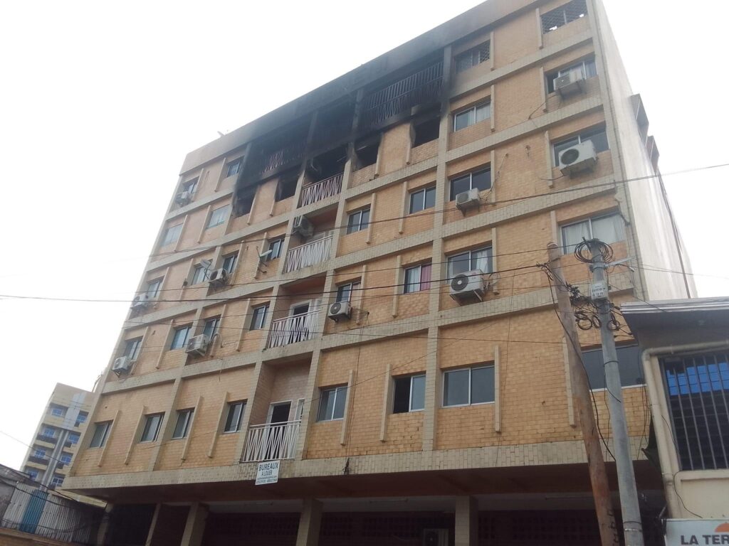 Douala : le siège des chaînes RTM et LTM ravagé par les flammes