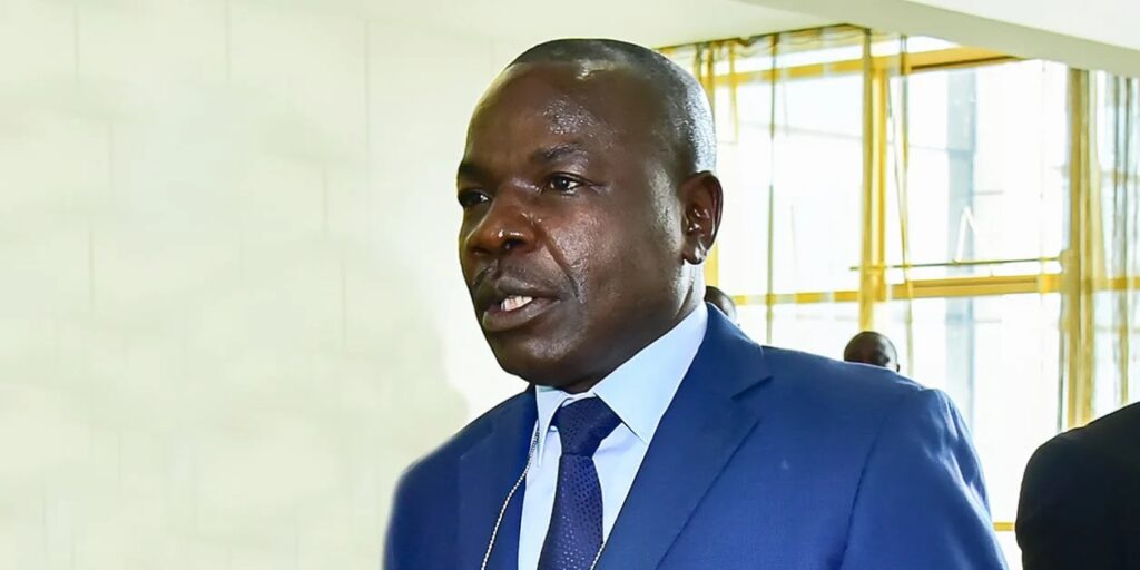 Le bras droit d’Amougou Belinga de nouveau convoqué ? On a retrouvé le téléphone de Jean-Pierre Amougou Belinga