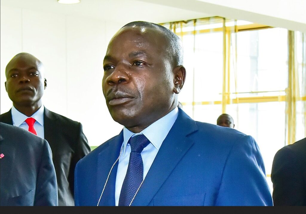 Jean-Pierre Amougou Belinga: la chute Jean-Pierre Amougou Belinga: la chute