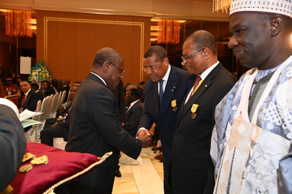 Session de la CEMAC : 13 personnalités de la Communauté décorées