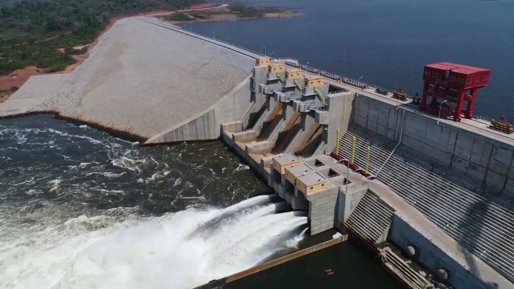 Barrage de Lom Pangar : les premiers mégawatts injectés après 9 ans de travaux