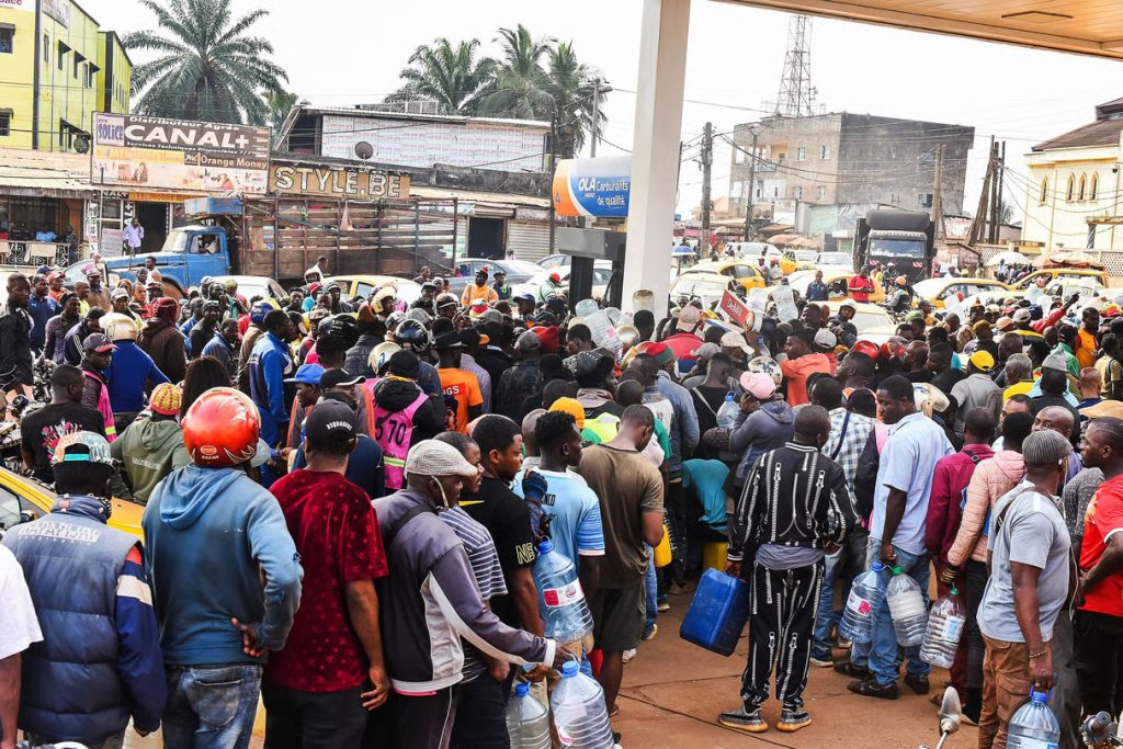 Les Camerounais moins riches en 2020 qu’en 1995, malgré une économie en croissance Les Camerounais moins riches en 2020 qu’en 1995