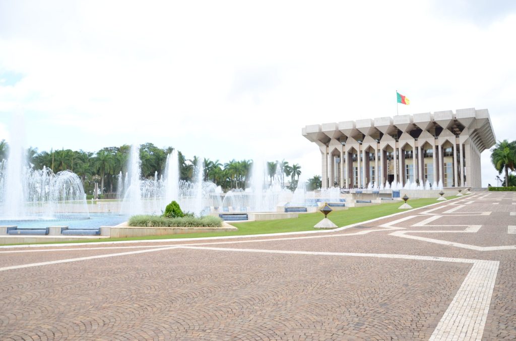 Yvan Vanel Yombi : « Le Silence des Sphinges » Paul Biya Candidat