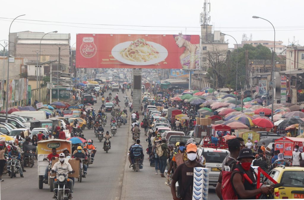Cameroun 2025 de Paul Biya : l’attente de l’avenir et les ombres du passé
