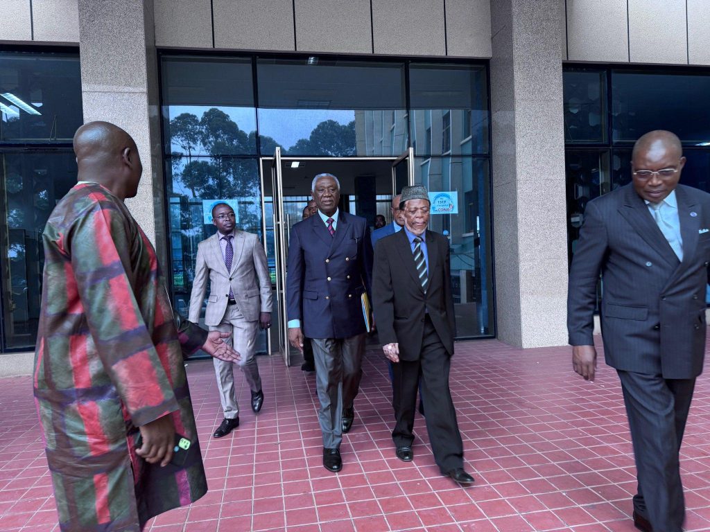Présidentielle 2025 : on a déposé la candidature de Paul Biya, 92 ans Présidentielle 2025 : on a déposé la candidature de Paul Biya, 92 ans